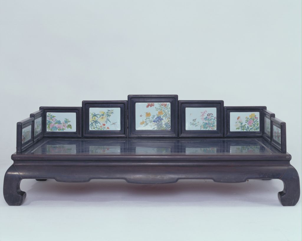 紫檀木嵌瓷心床.jpg 紫檀木嵌瓷心床.jpg